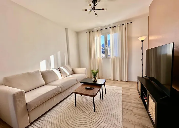 Apartment Le Pibeste - 2 Personnes - Halles De *